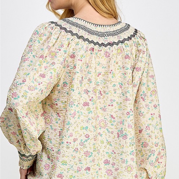 Cream with flowers blouse - Picture 1 of 6
